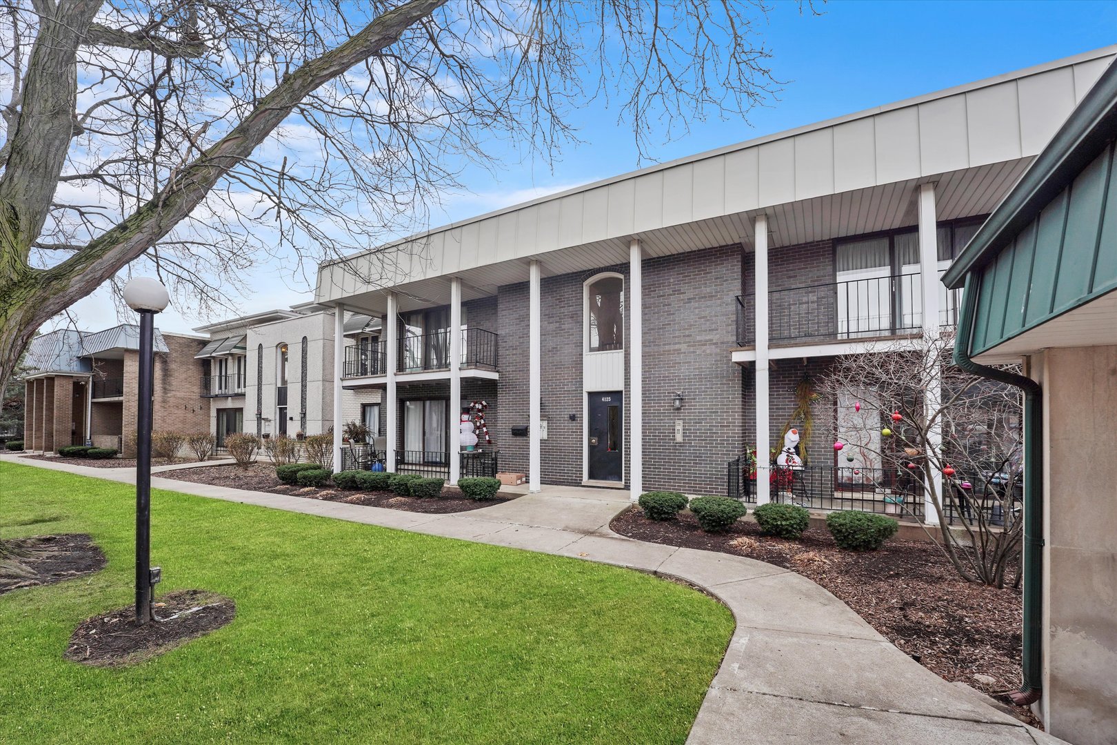 4125 W 98TH Street Unit: B