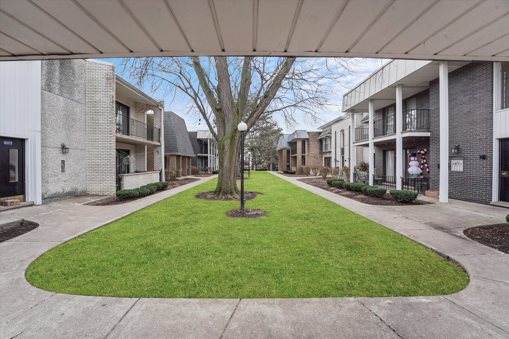 4125 W 98TH Street Unit: B