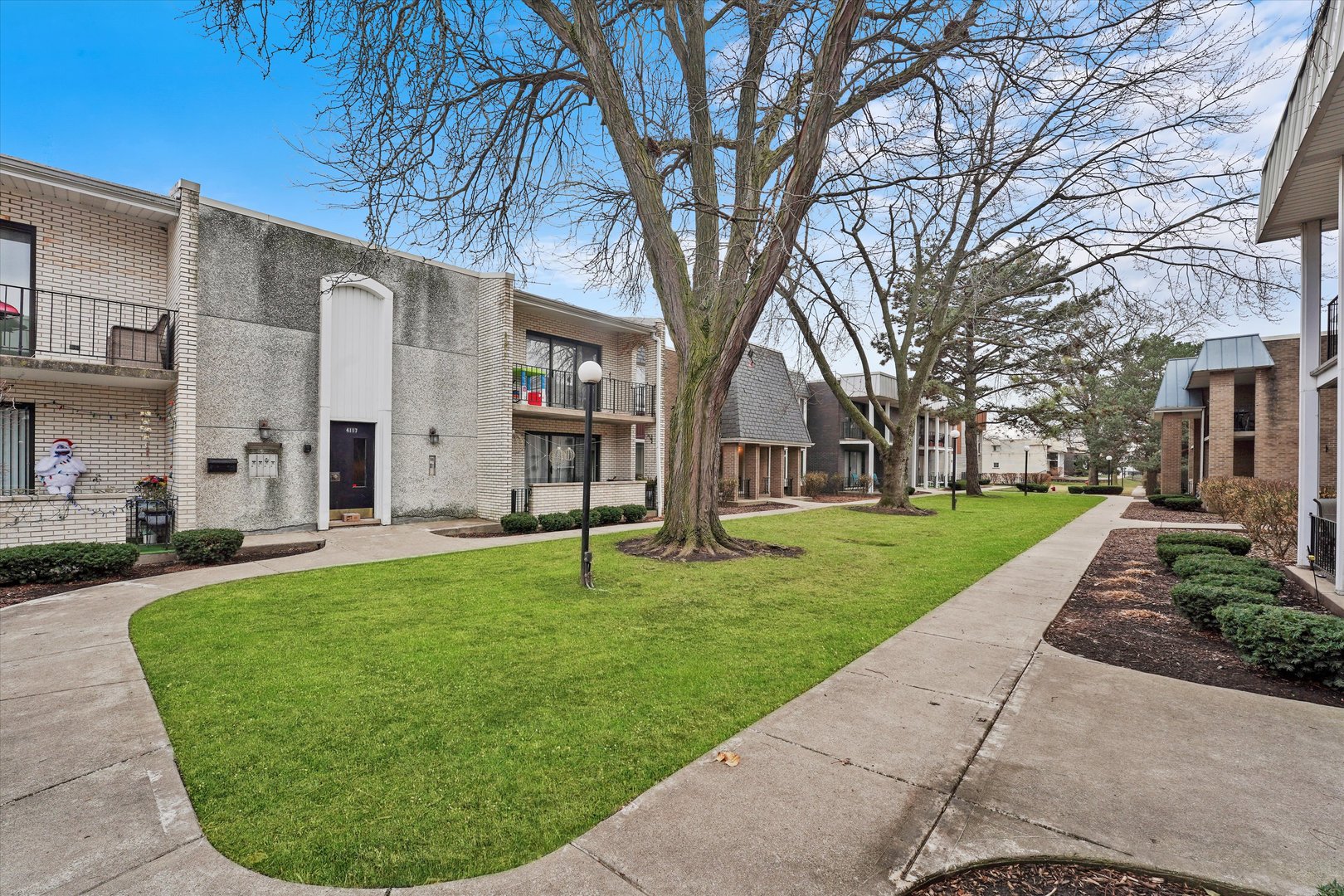 4125 W 98TH Street Unit: B