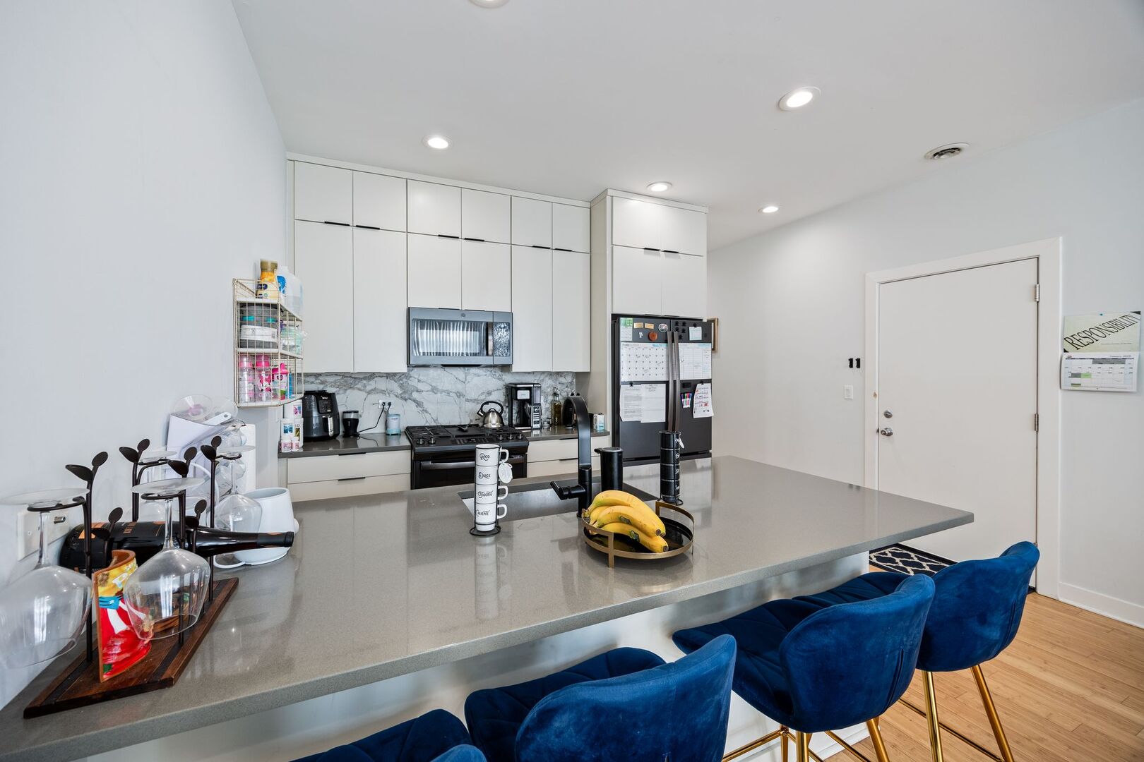 3130 W Walton Street Unit: 4
