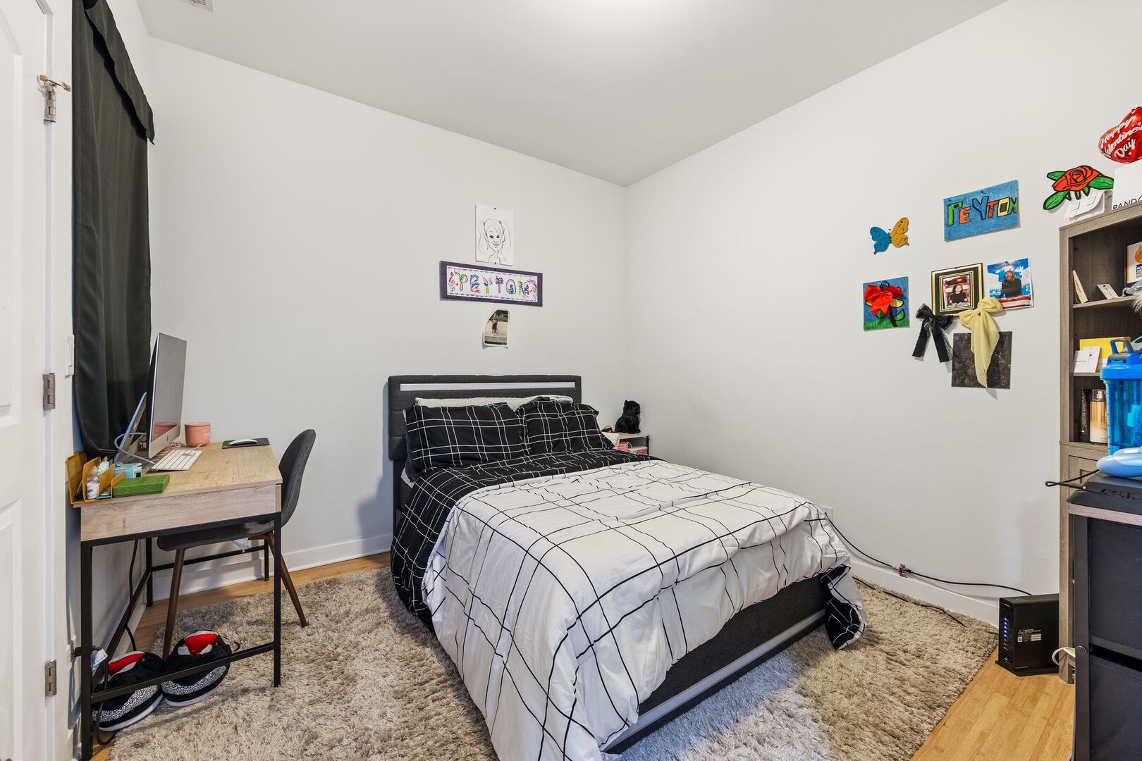 3130 W Walton Street Unit: 4