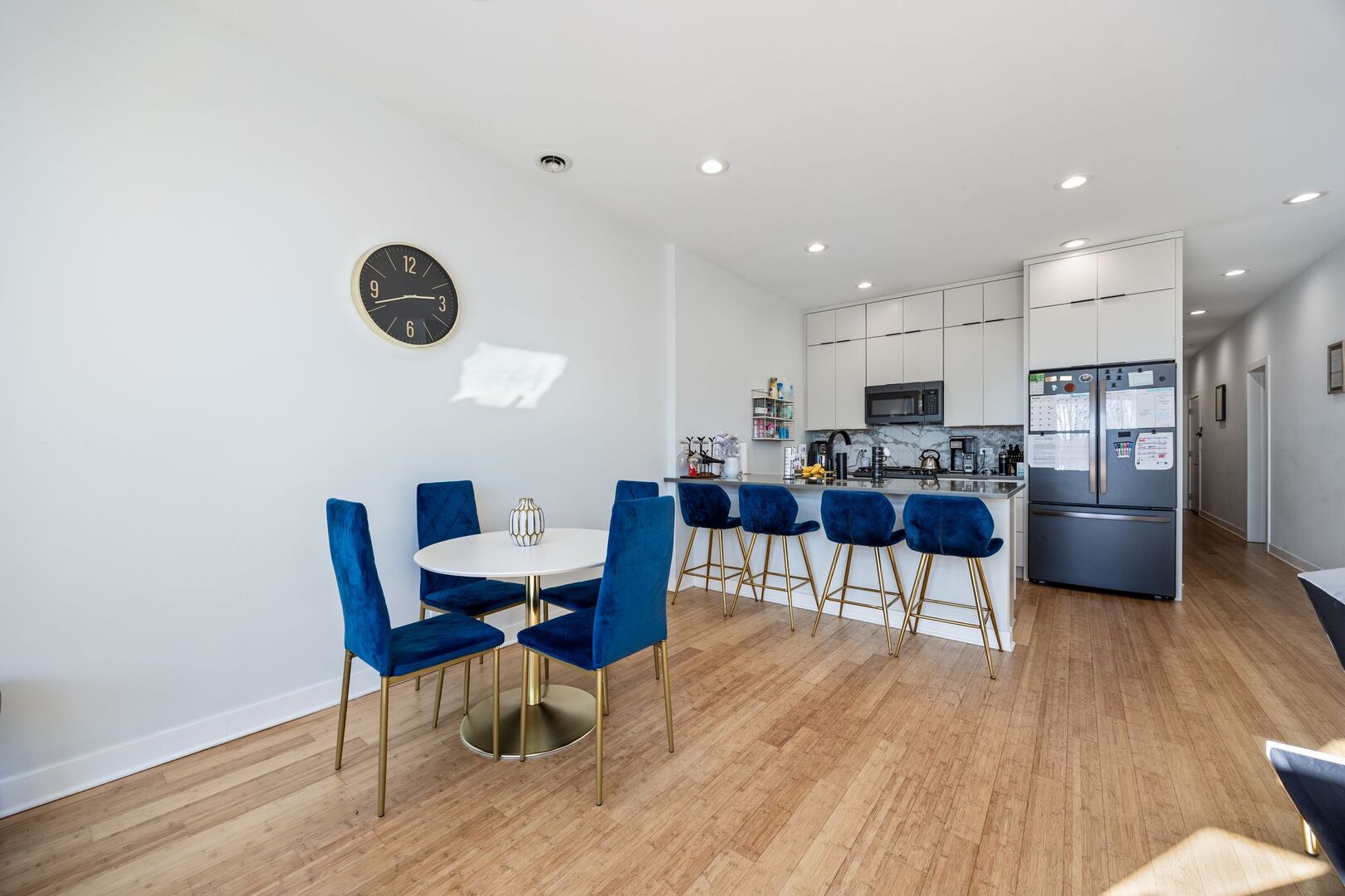 3130 W Walton Street Unit: 4