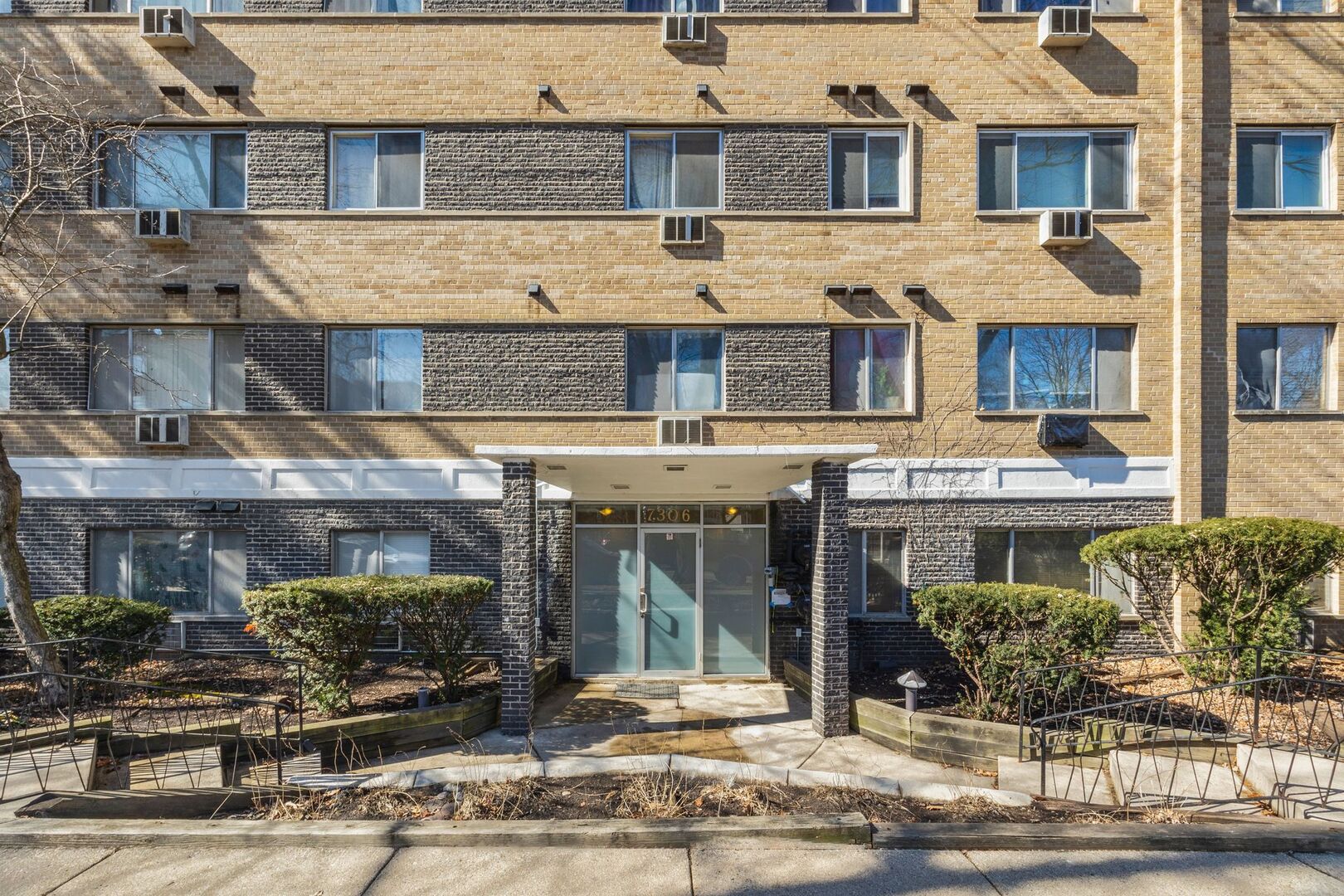 7306 N Winchester Avenue Unit: 505