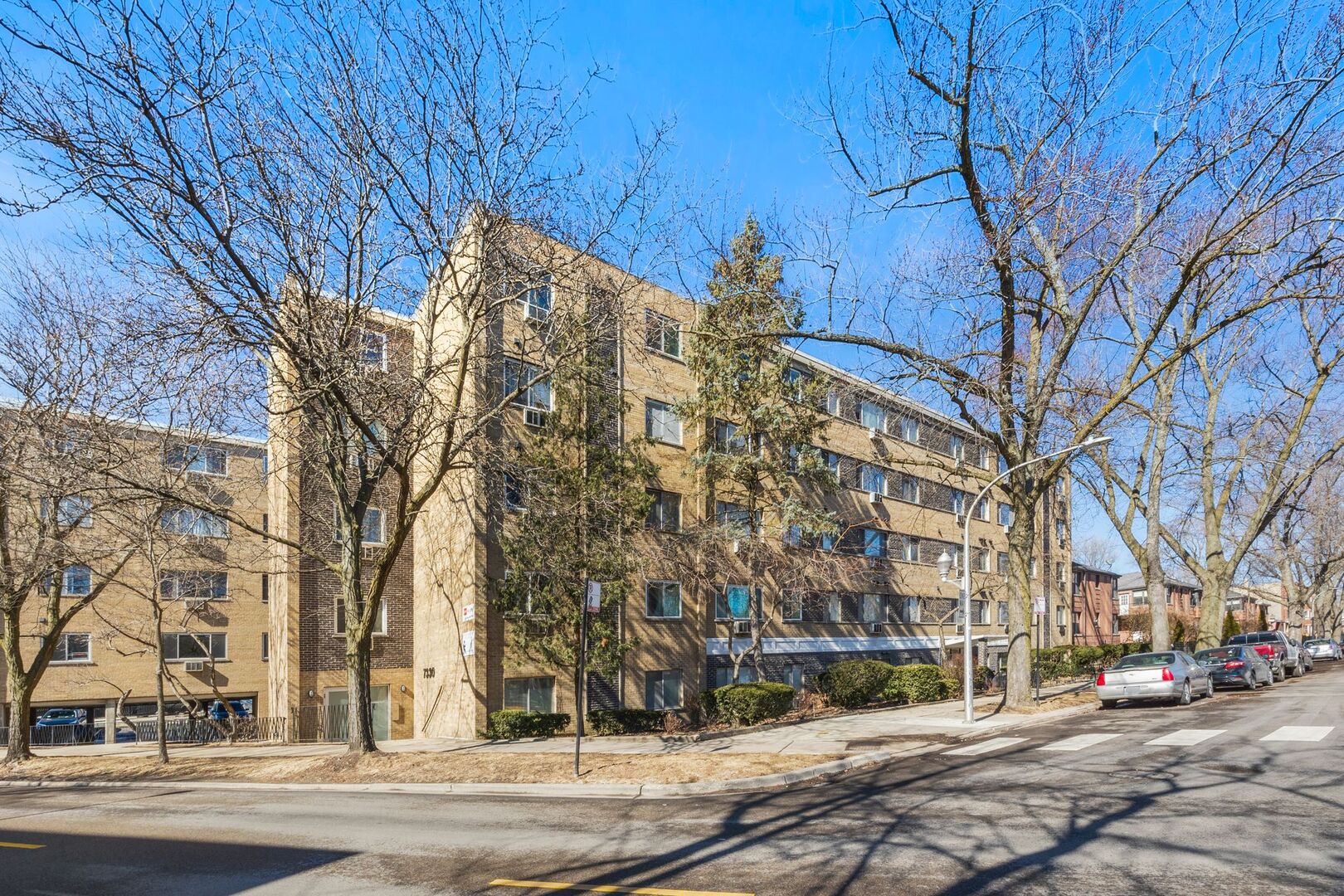 7306 N Winchester Avenue Unit: 505