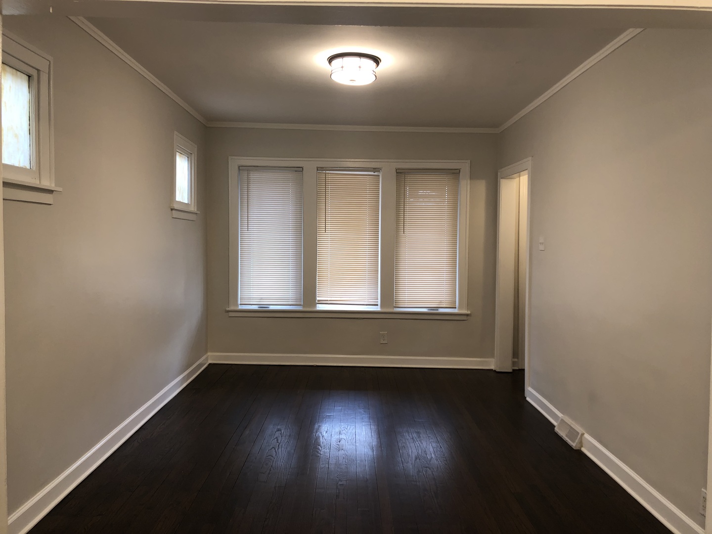 3416 W 60th Place