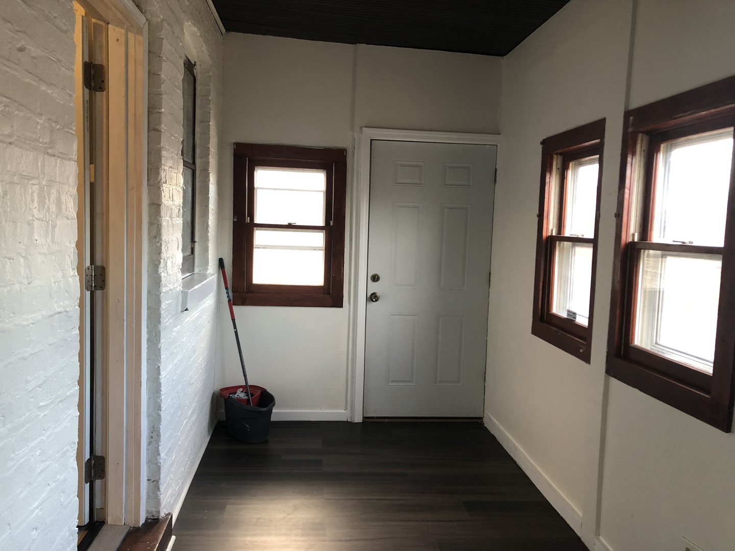 3416 W 60th Place