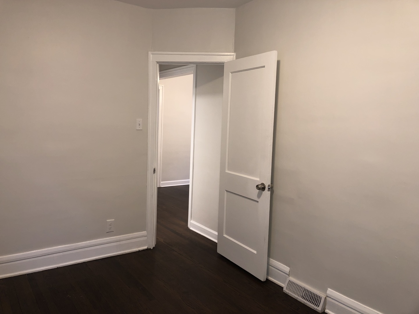 3416 W 60th Place
