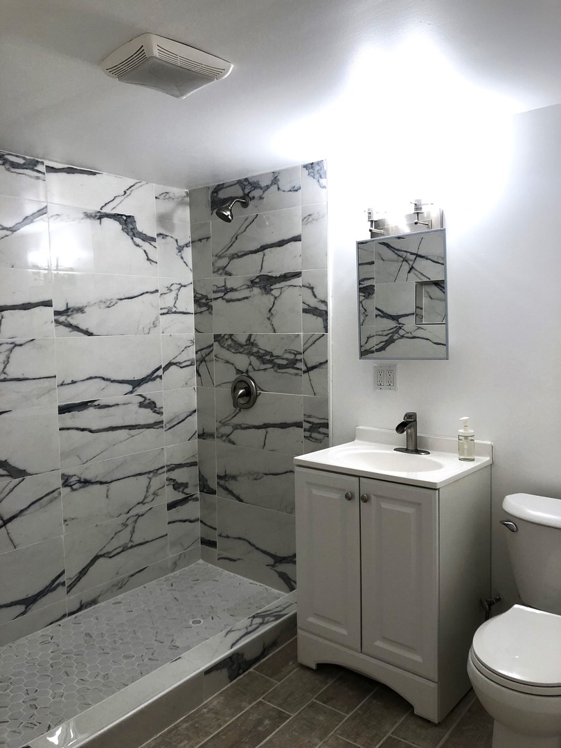 3416 W 60th Place