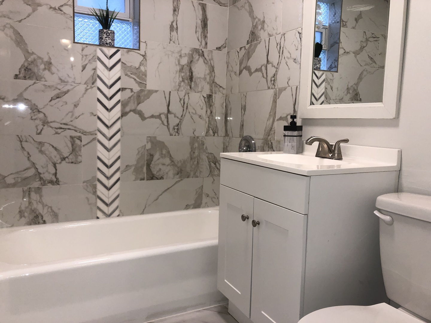 3416 W 60th Place