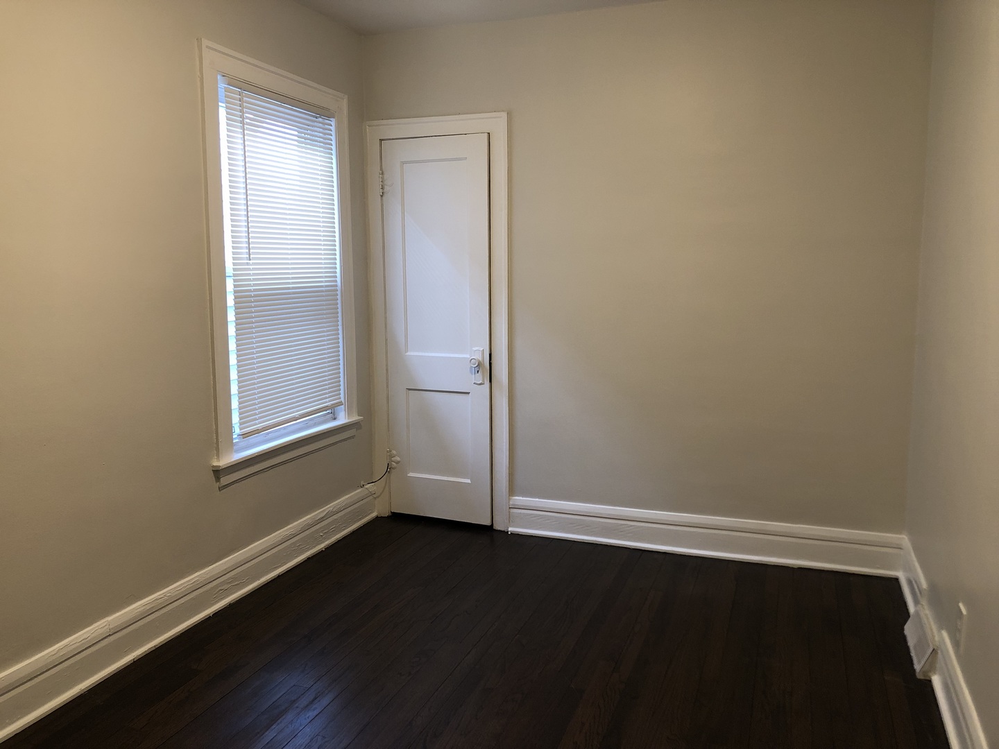 3416 W 60th Place
