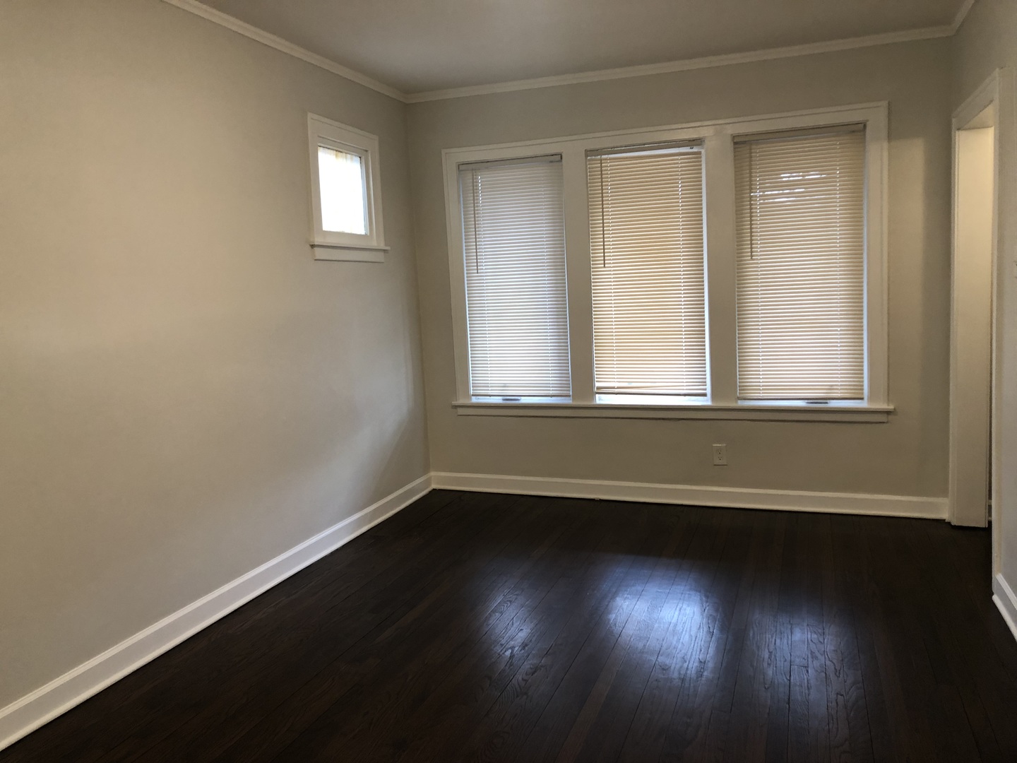 3416 W 60th Place