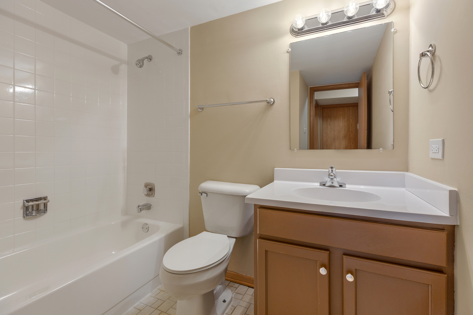 7537 175th Street Unit: 516