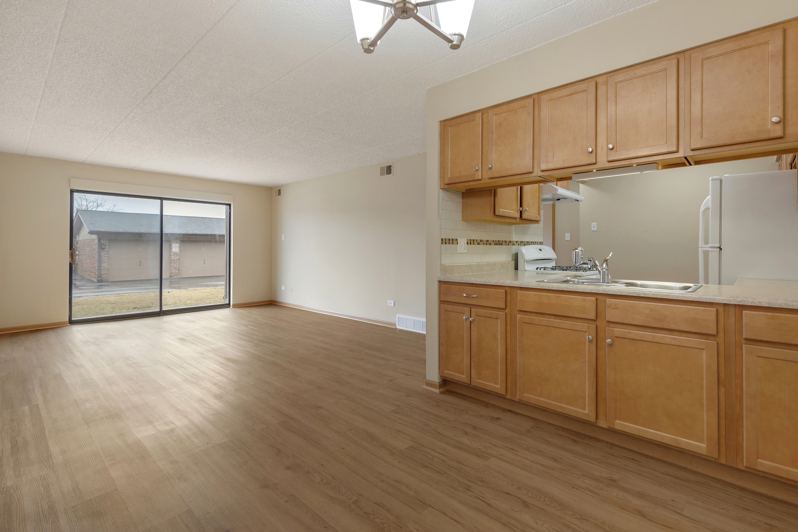 7537 175th Street Unit: 516