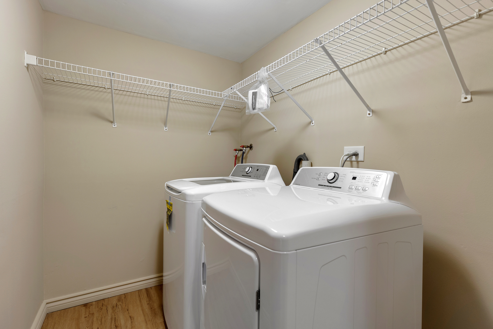 7537 175th Street Unit: 516