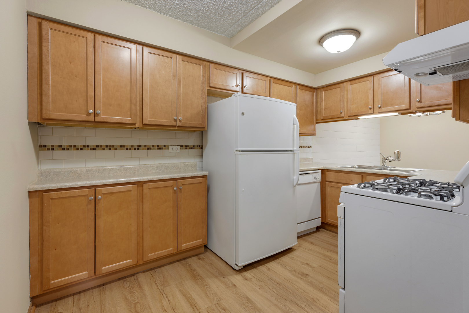 7537 175th Street Unit: 516