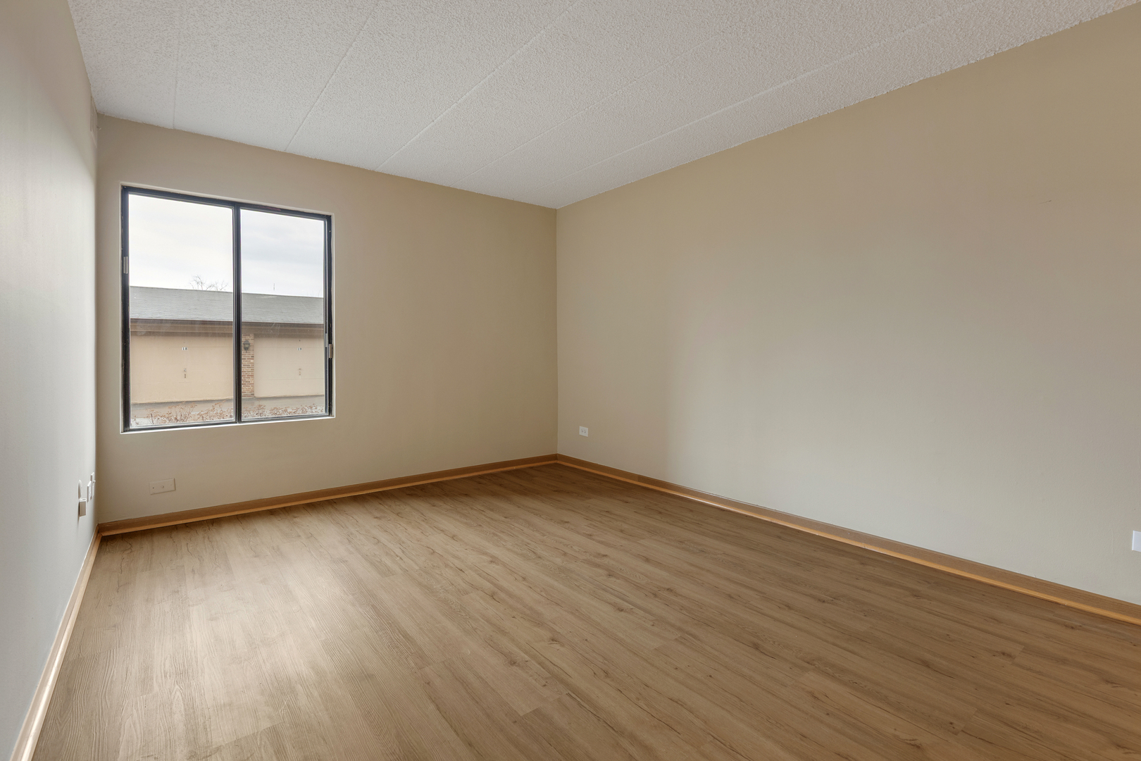 7537 175th Street Unit: 516
