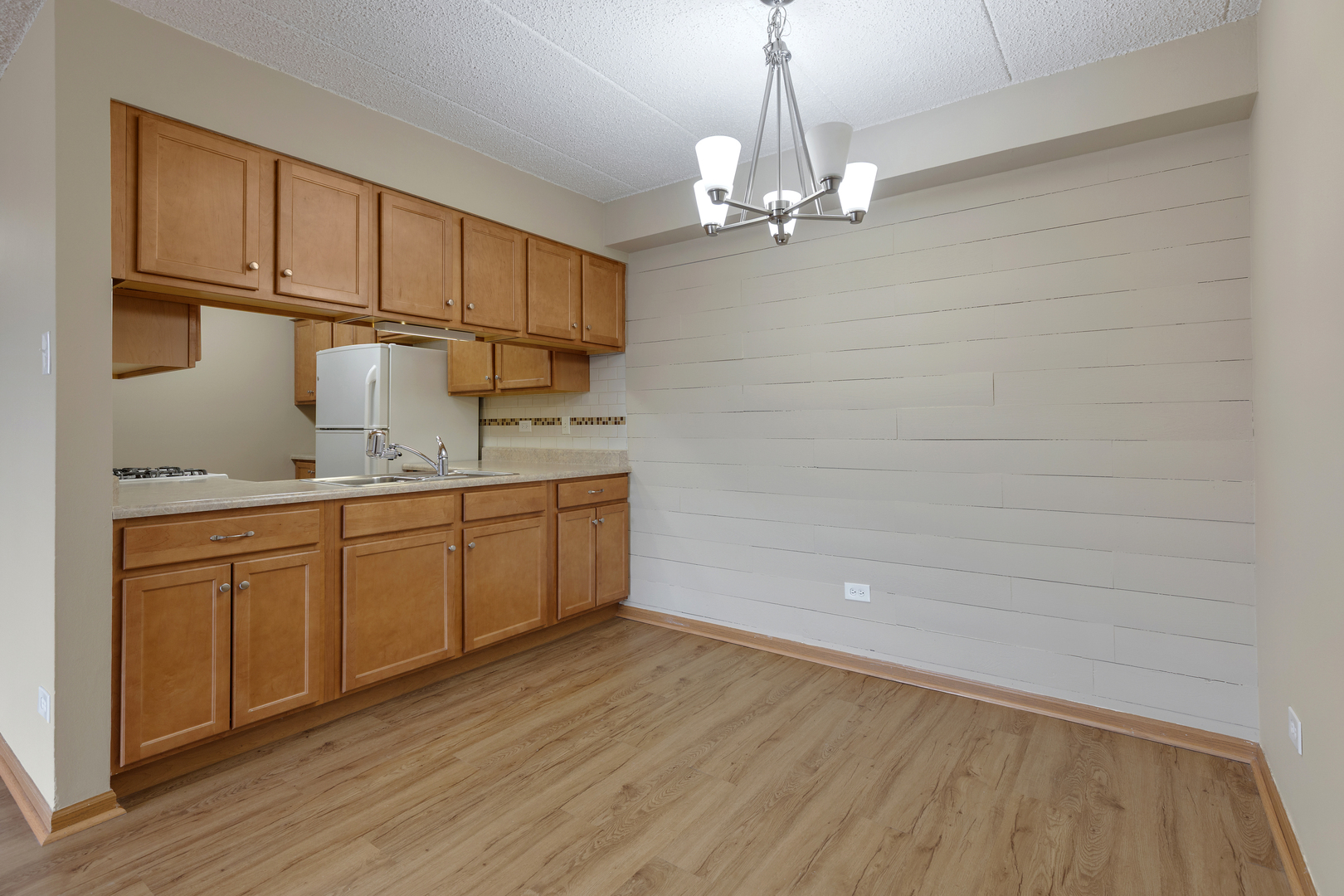 7537 175th Street Unit: 516