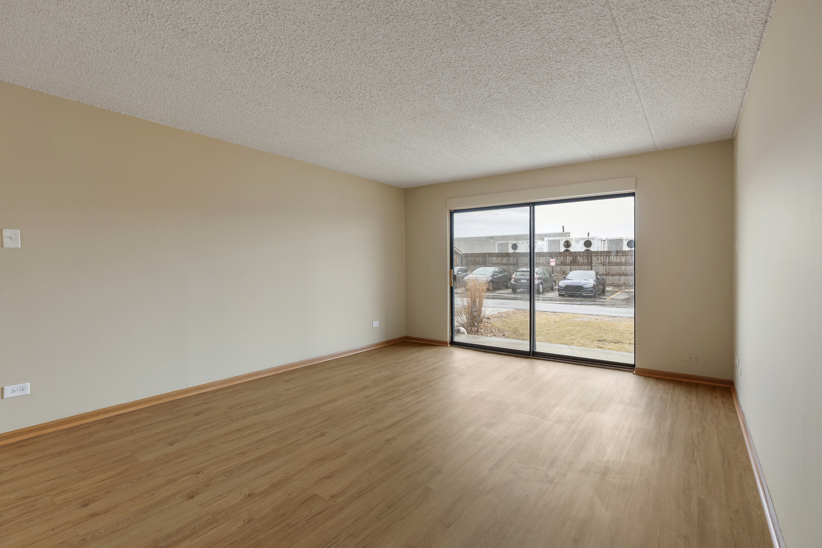 7537 175th Street Unit: 516