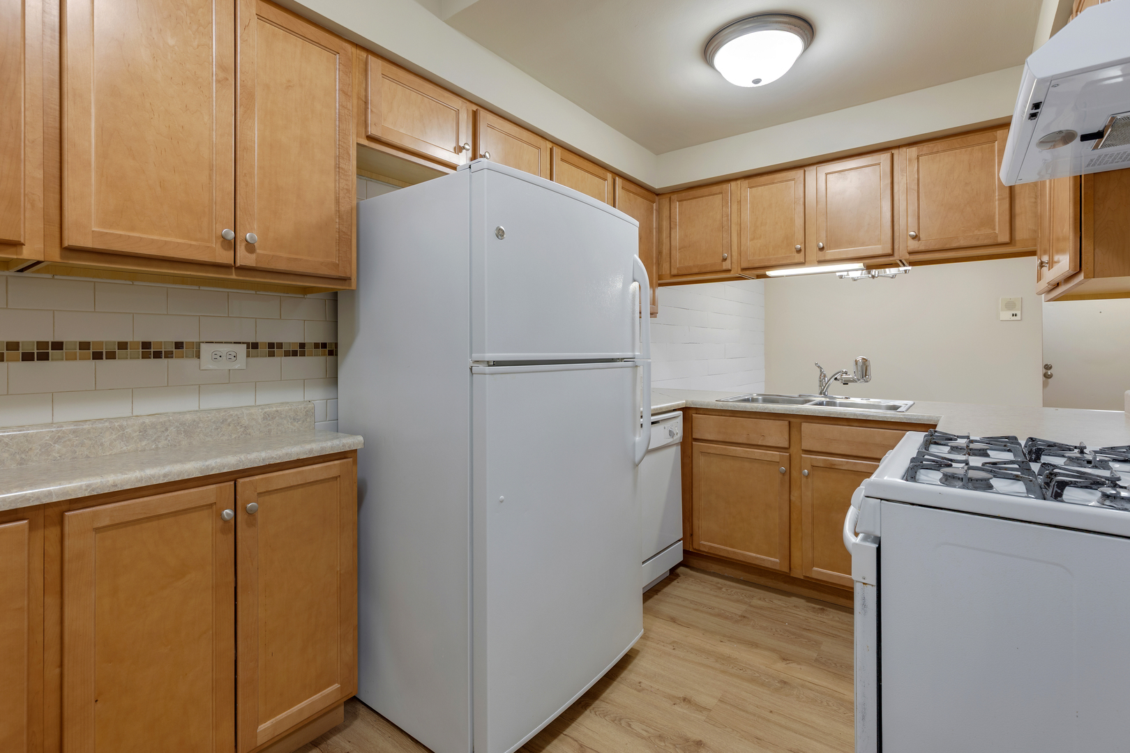 7537 175th Street Unit: 516