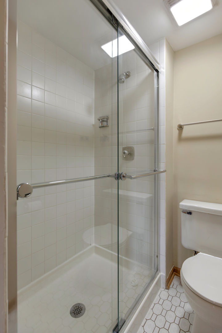 7537 175th Street Unit: 516