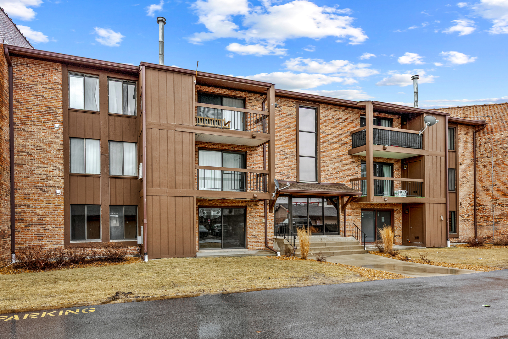 7537 175th Street Unit: 516