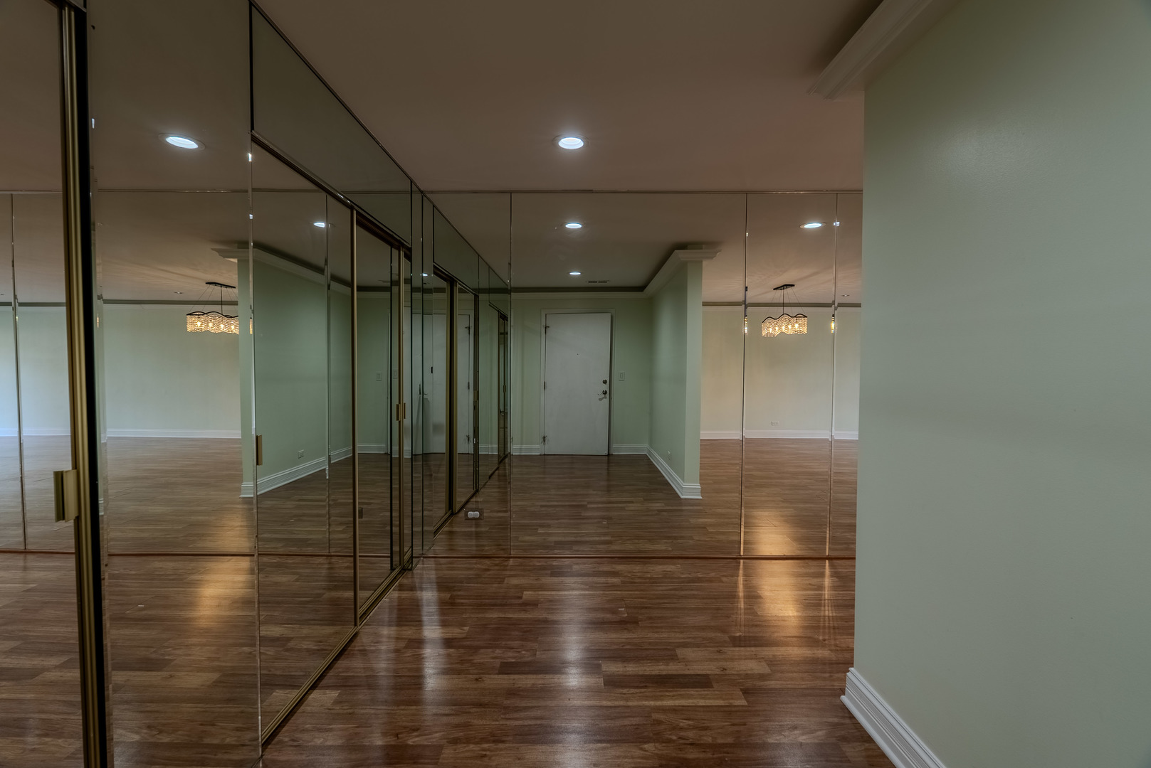 3121 Toulon Drive Unit: 1E