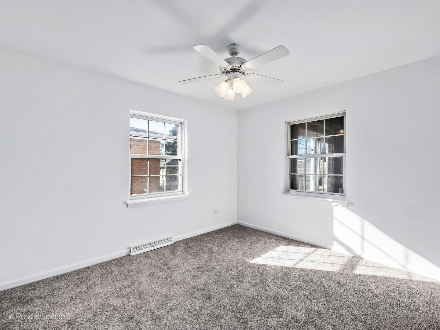 8636 Lincoln Drive