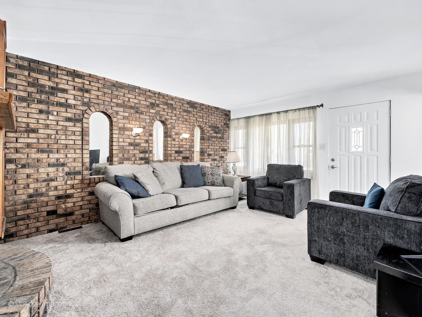 8636 Lincoln Drive