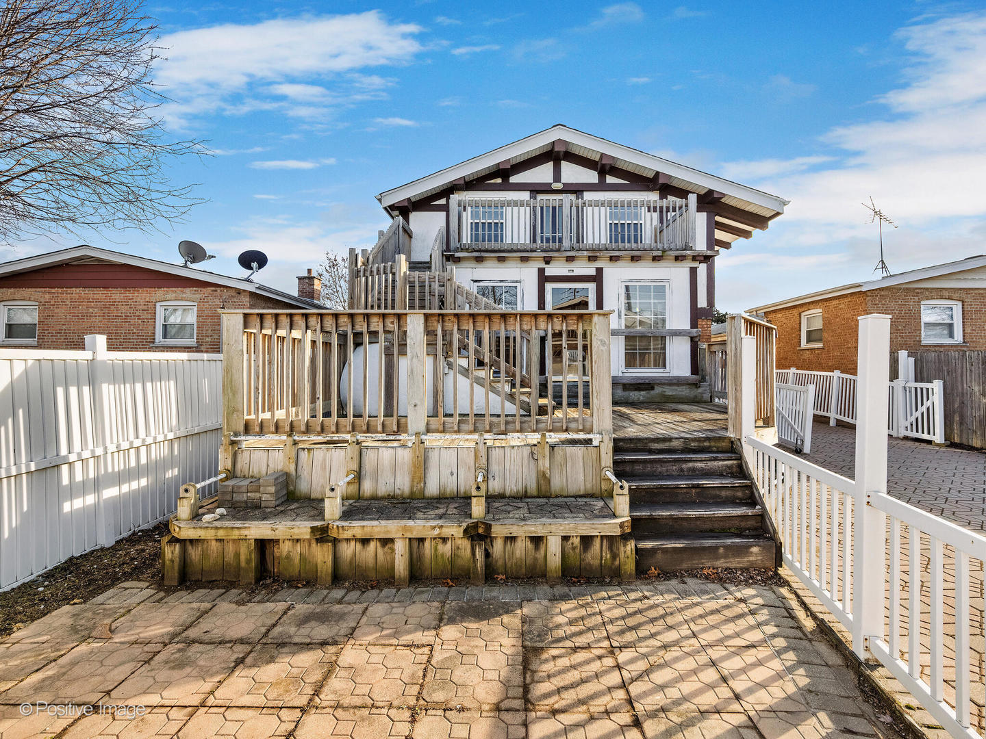 8636 Lincoln Drive