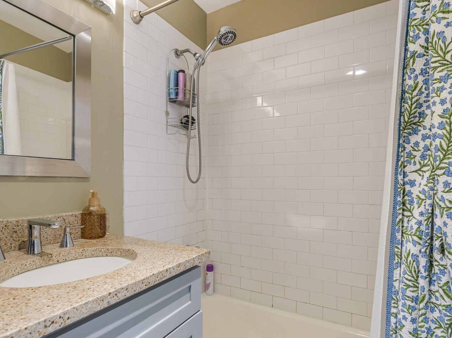 1460 N Sandburg Terrace Unit: 2109A