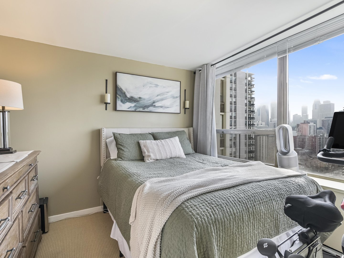 1460 N Sandburg Terrace Unit: 2109A