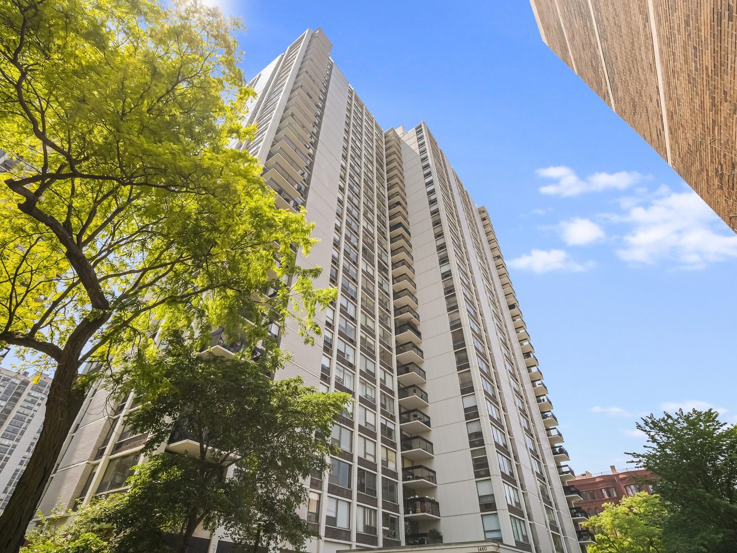 1460 N Sandburg Terrace Unit: 2109A