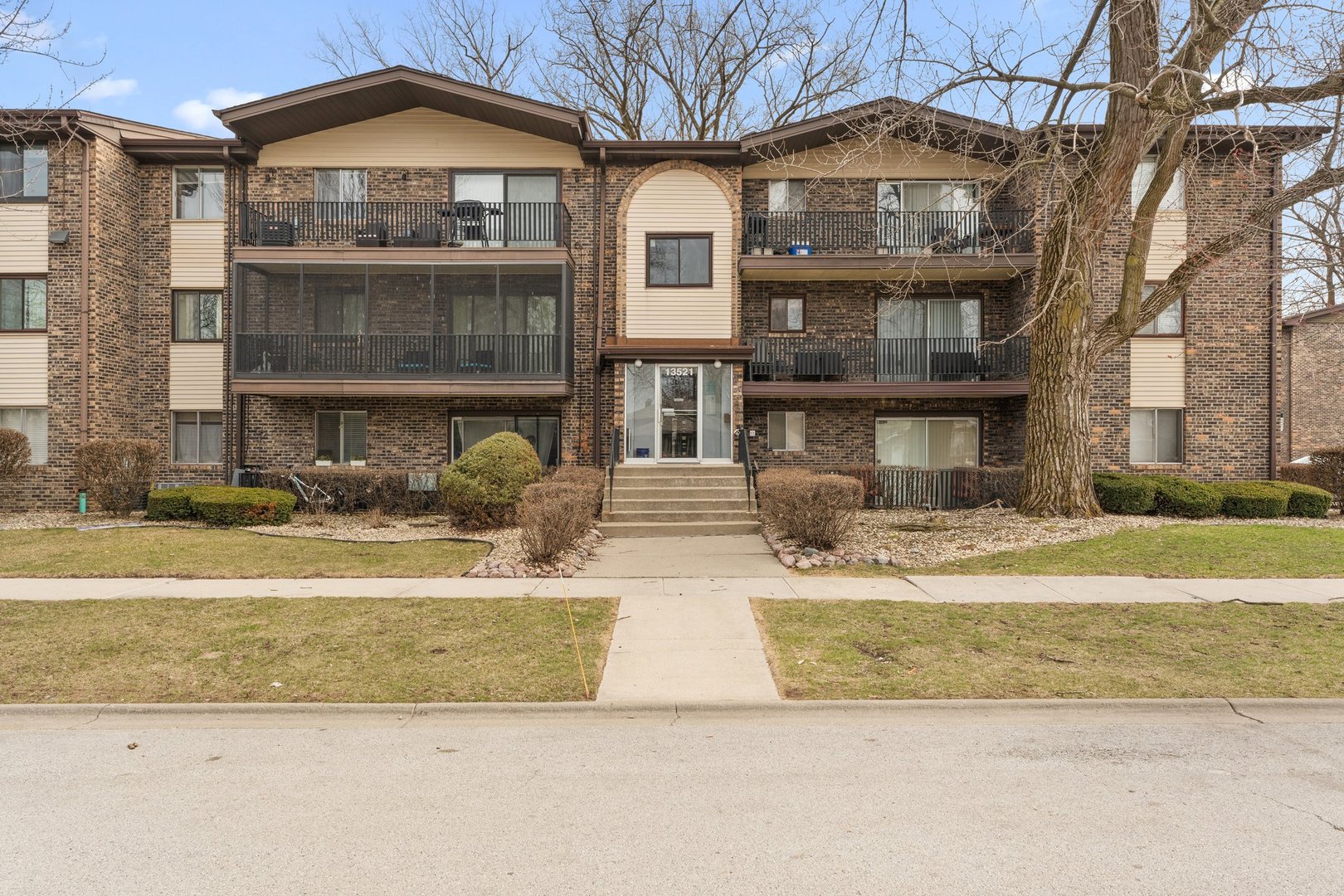 13521 Le Claire Avenue Unit: 66