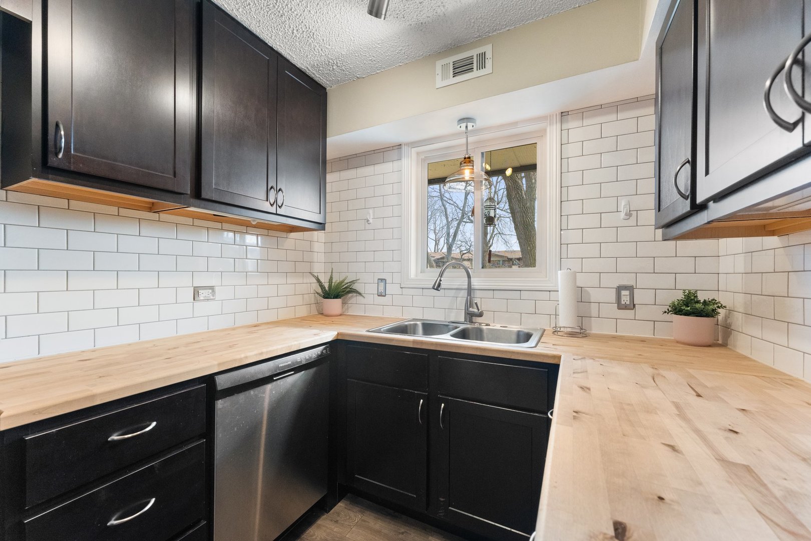 13521 Le Claire Avenue Unit: 66