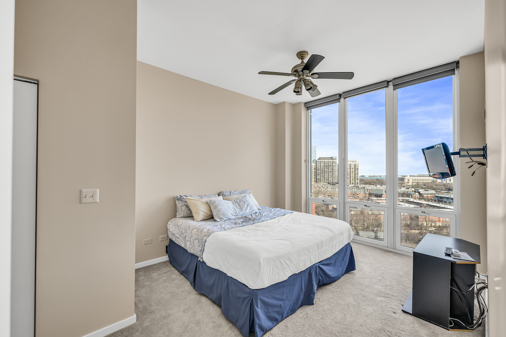1600 S Indiana Avenue Unit: 1107