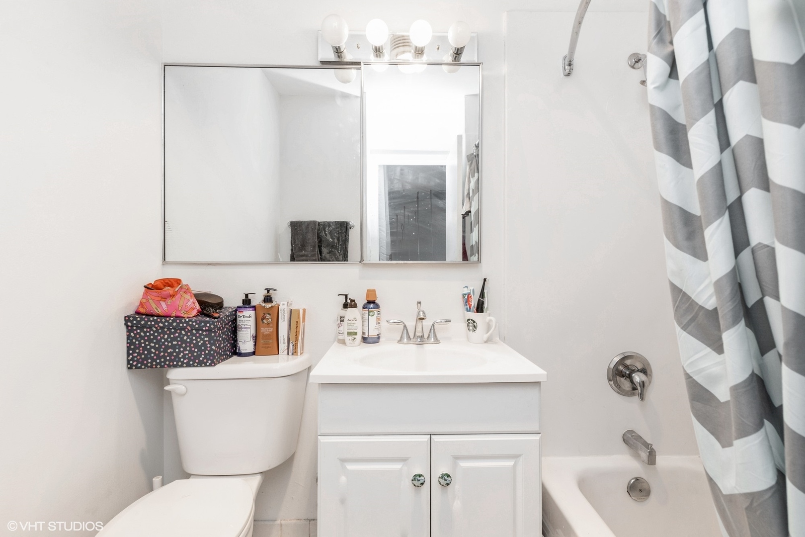 1455 N SANDBURG Terrace Unit: 307B