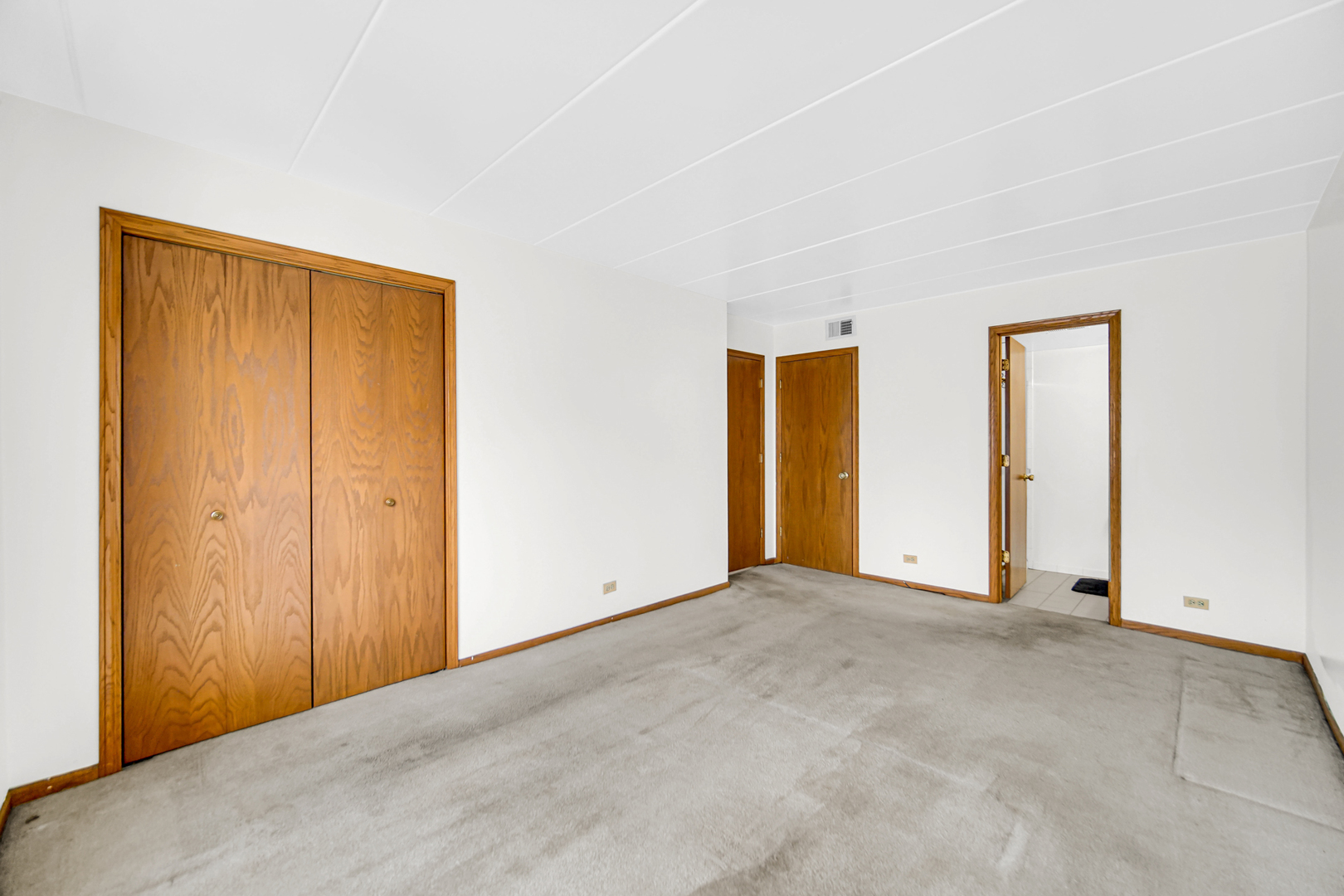 14815 Kenton Avenue Unit: 2S