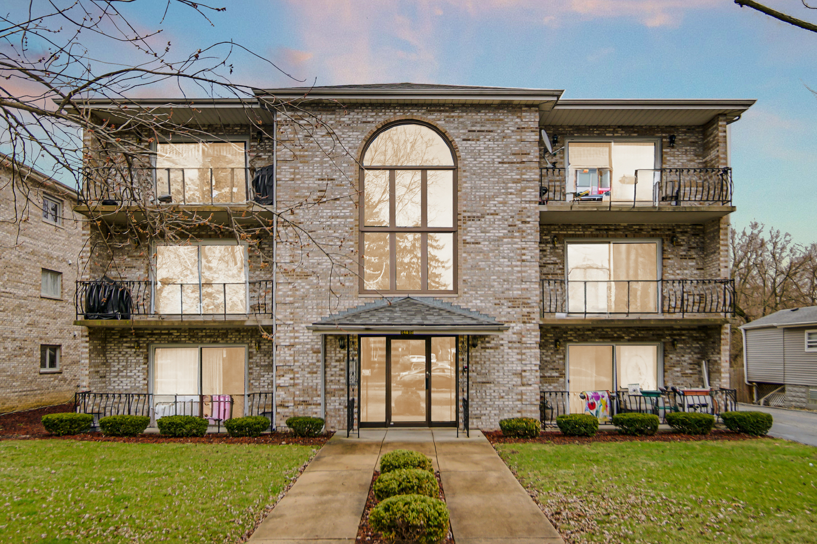 14815 Kenton Avenue Unit: 2S