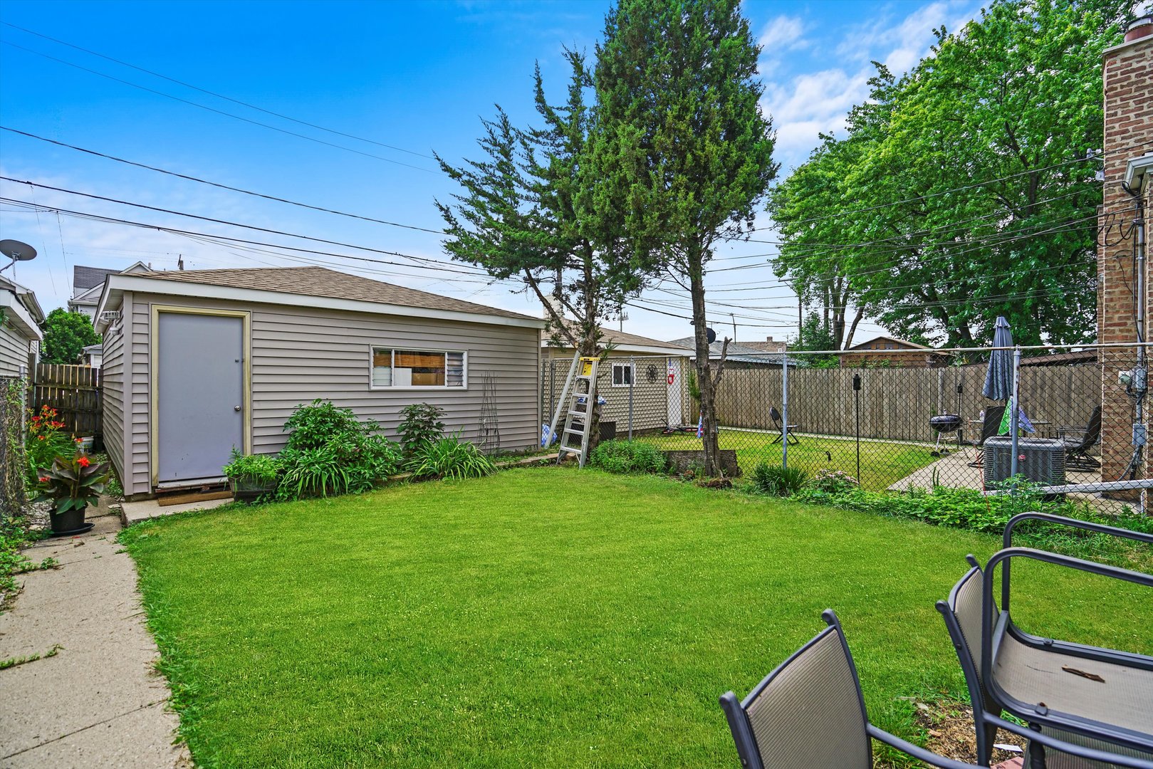 5753 W 64th Place