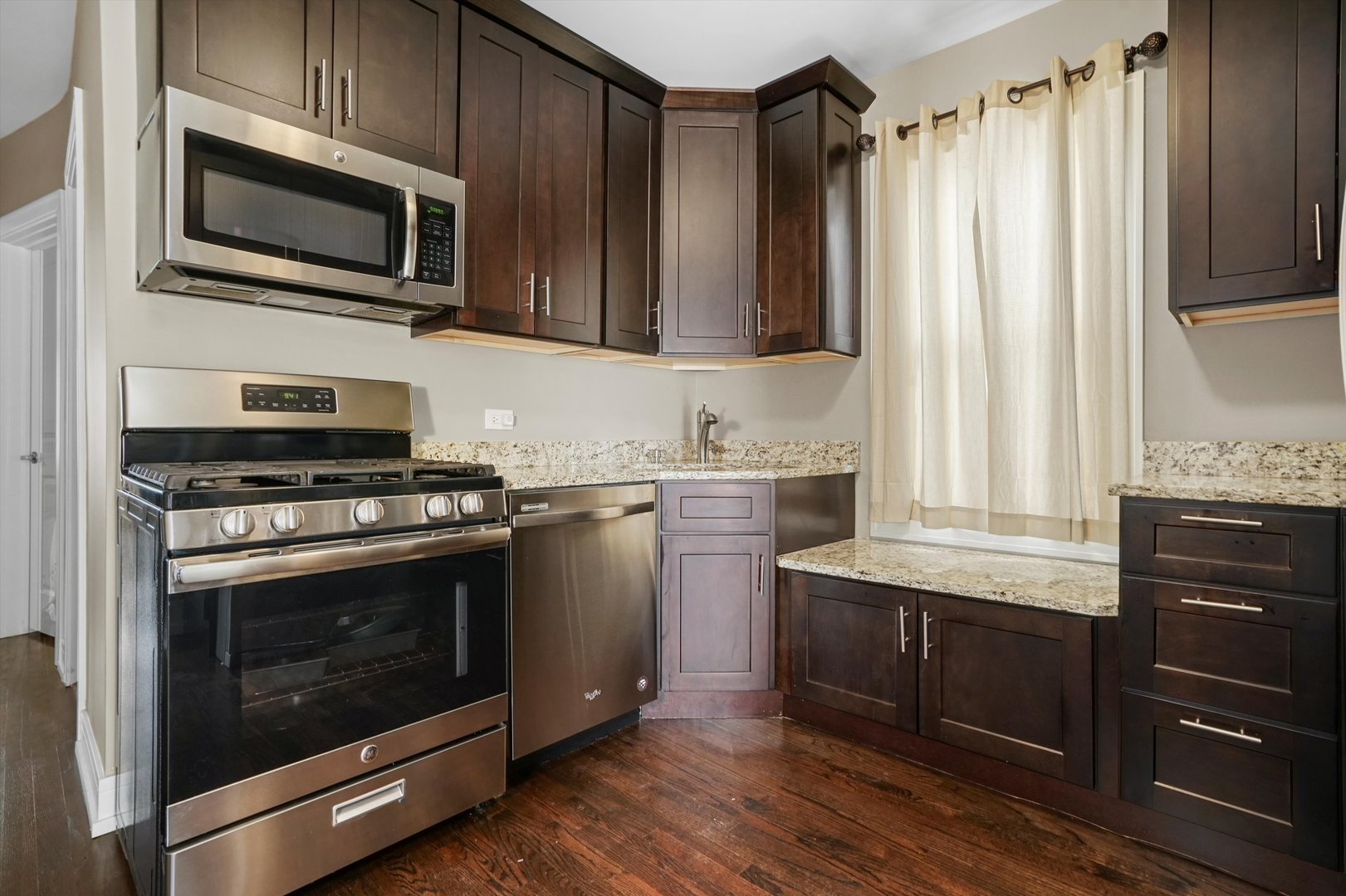 5753 W 64th Place