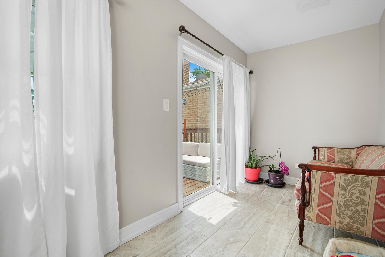 5753 W 64th Place