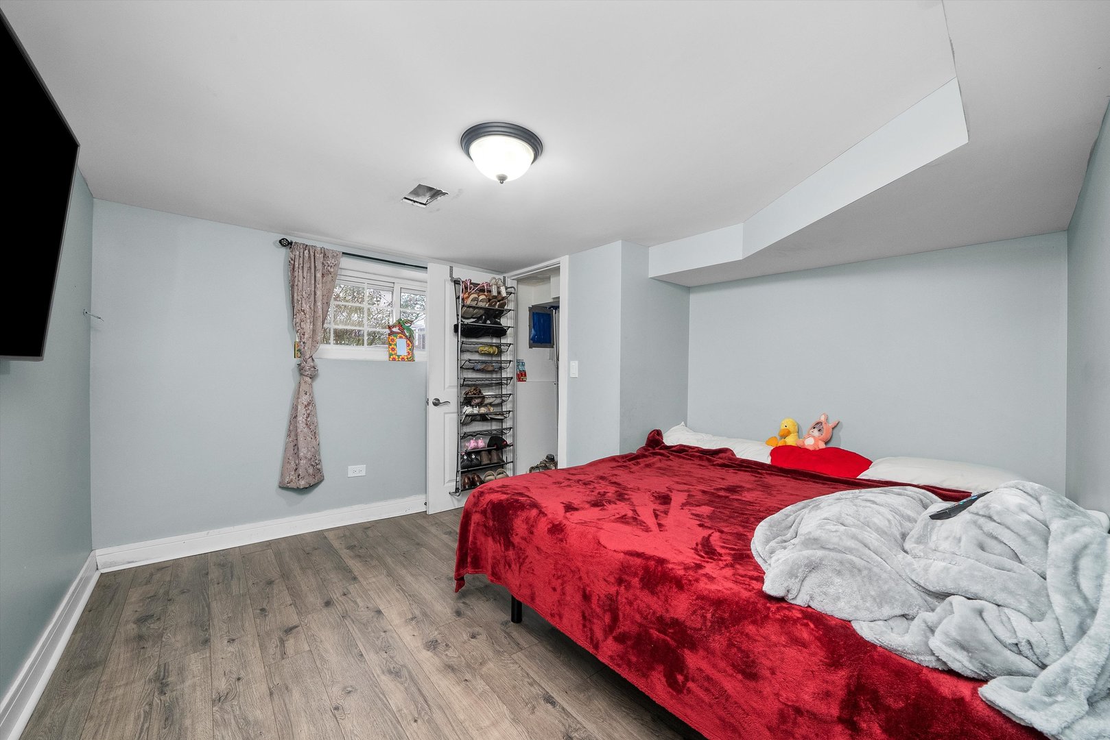 5753 W 64th Place