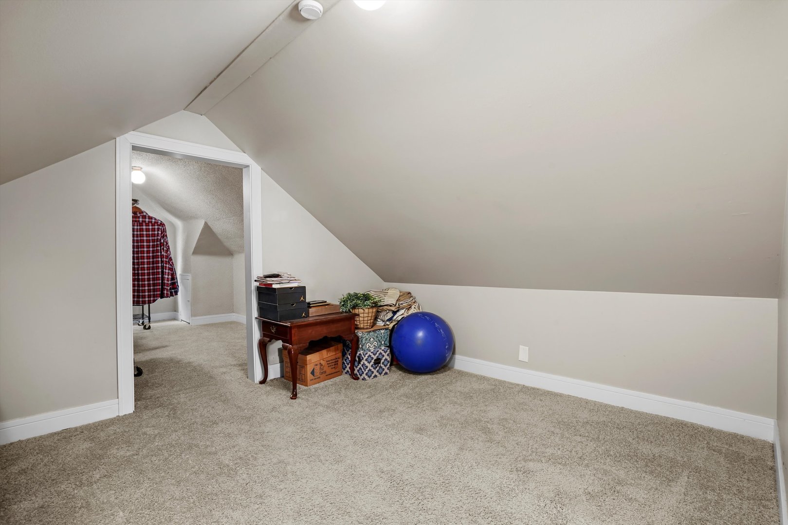 5753 W 64th Place
