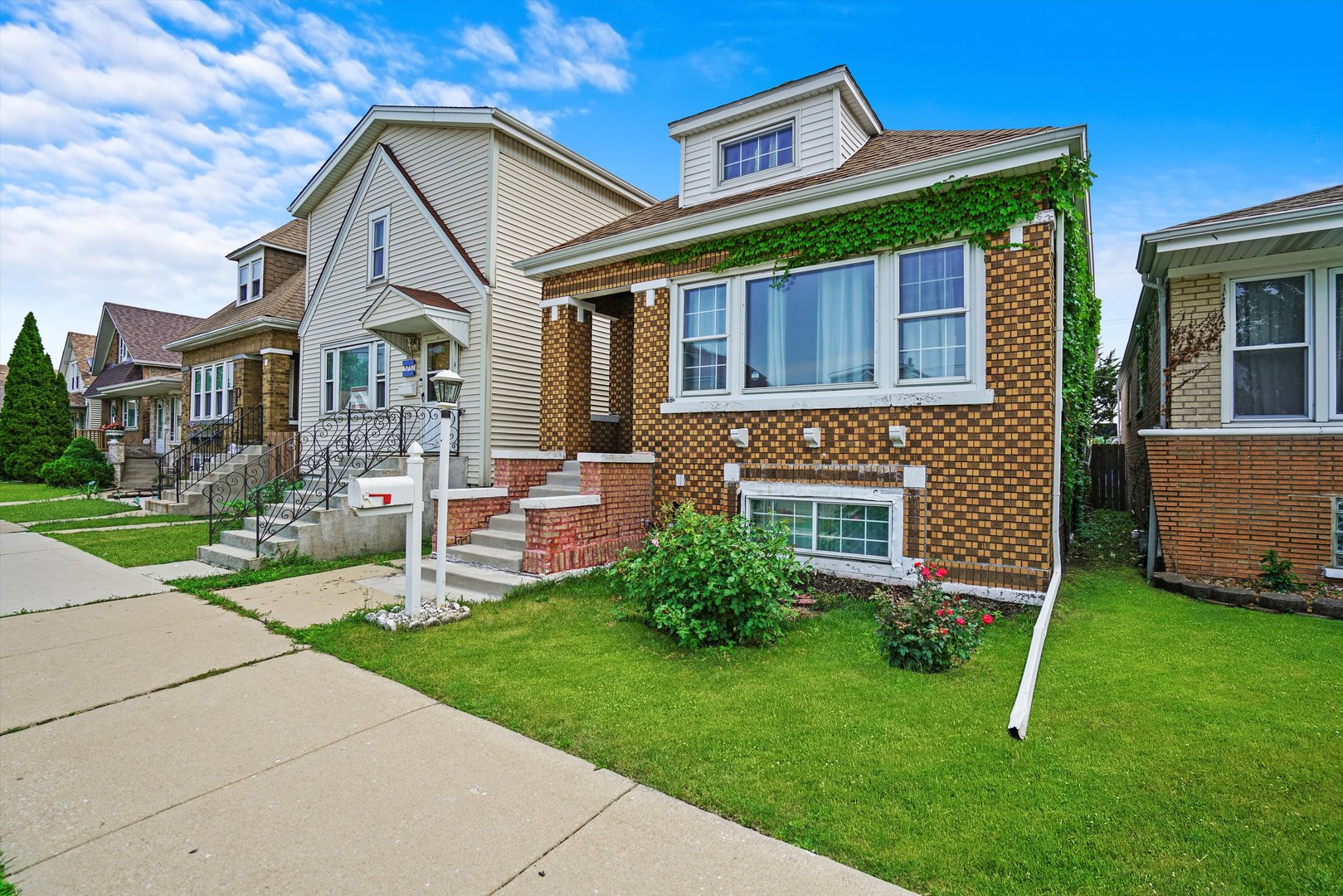 5753 W 64th Place