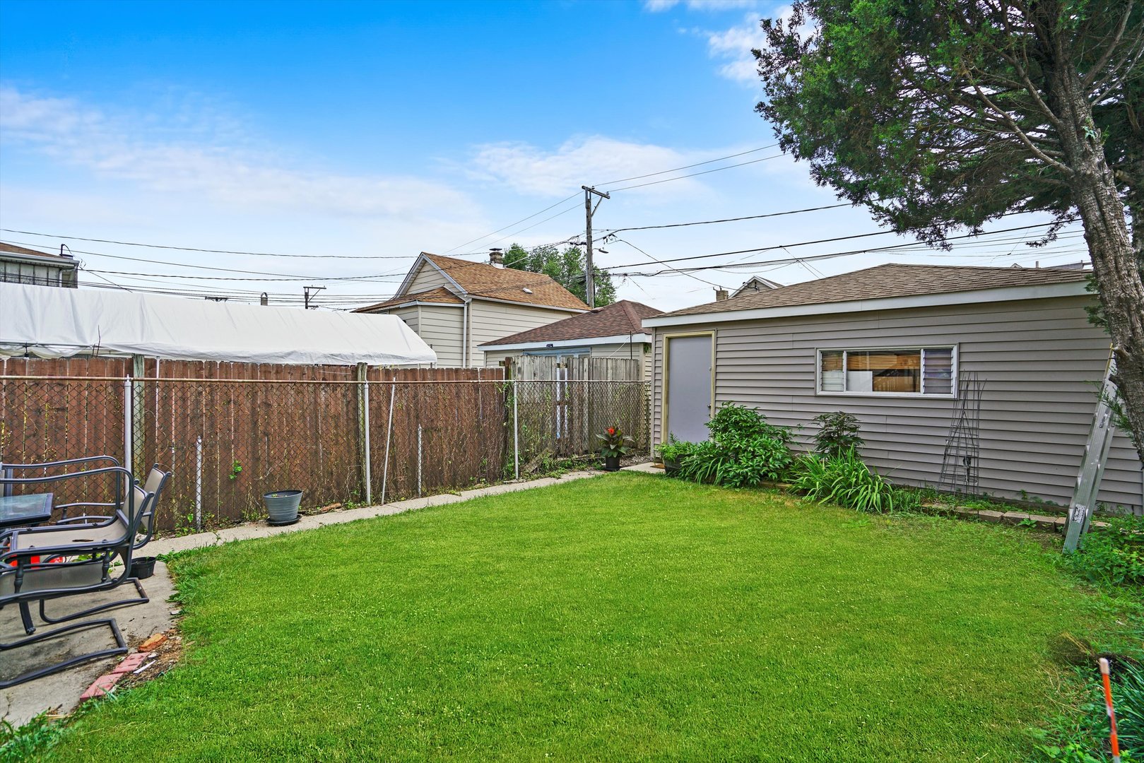 5753 W 64th Place