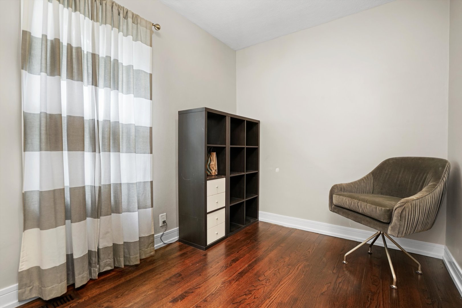 5753 W 64th Place
