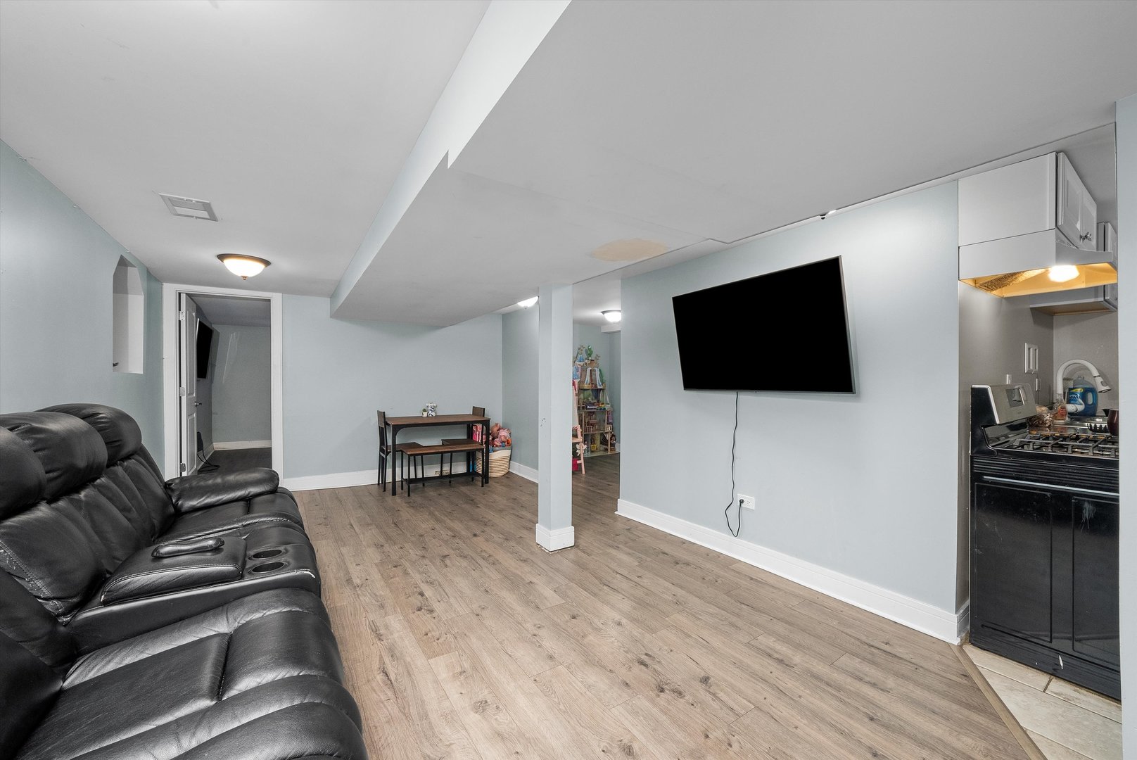 5753 W 64th Place
