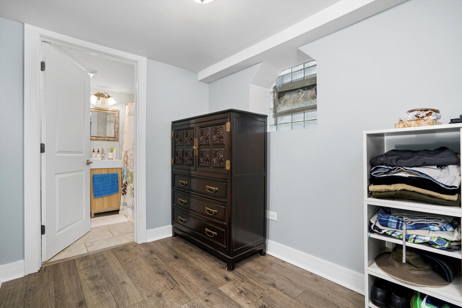 5753 W 64th Place