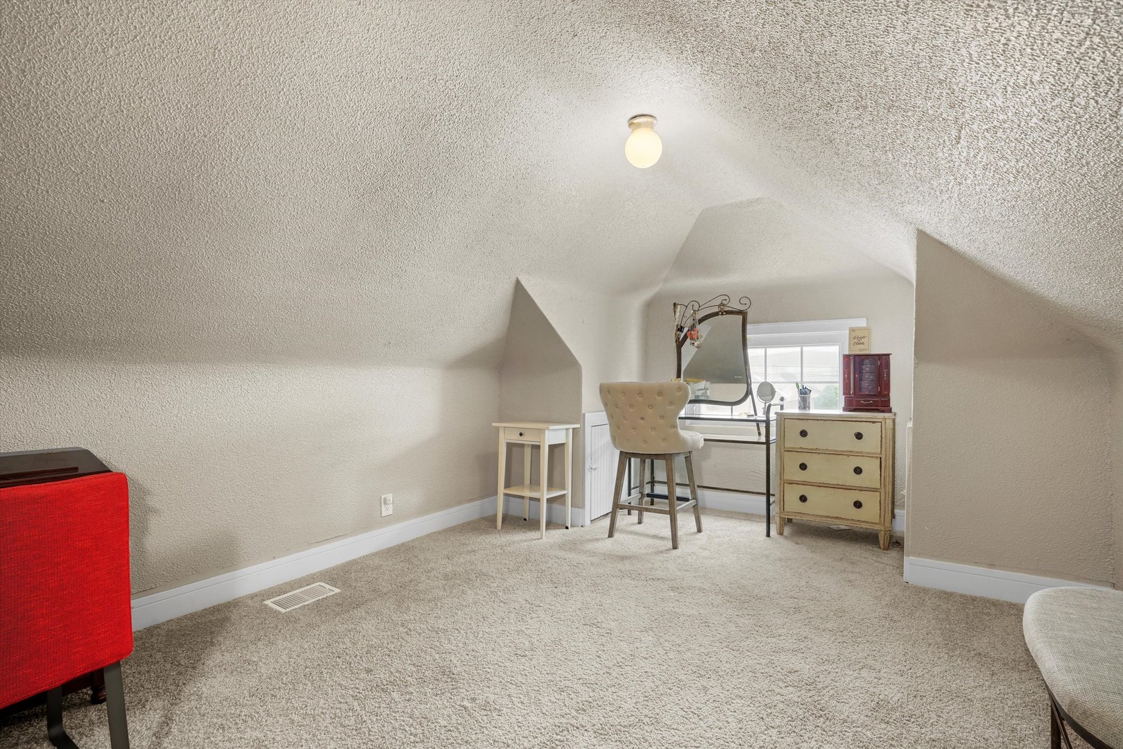 5753 W 64th Place