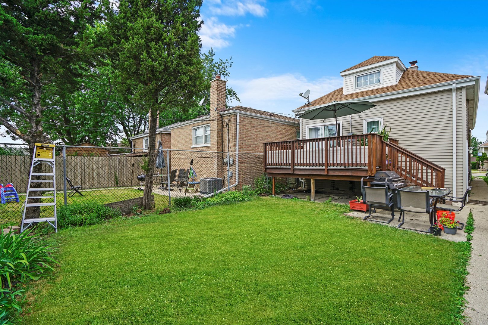 5753 W 64th Place